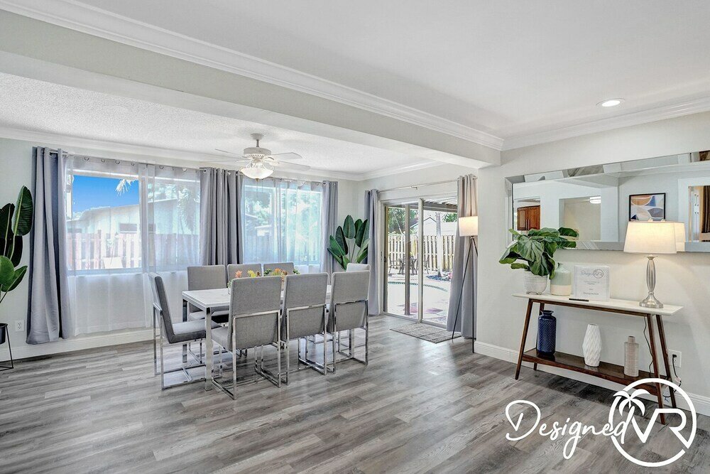 Фото Beautiful 4 Br with Private Heated Pool