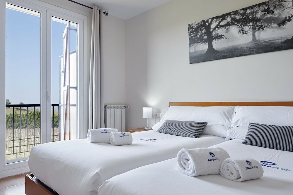Фото Xabin Etxea - Basque Stay