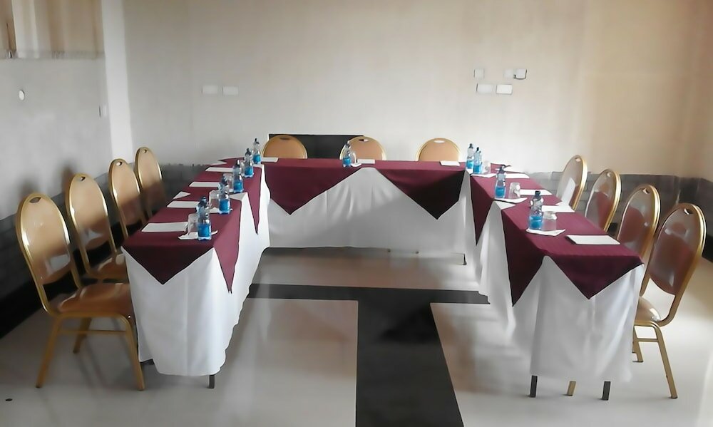 Фото Bison Hotel