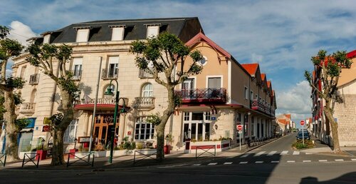 Гостиница Hotel Majestic Chatelaillon Plage