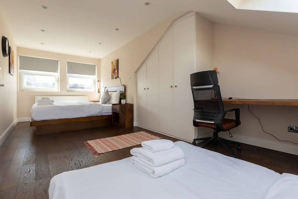 Фото Spacious and Bright 2 Bedroom Flat in Maida Vale