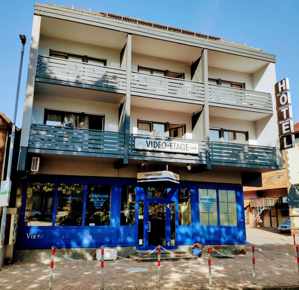 Фото отеля 1