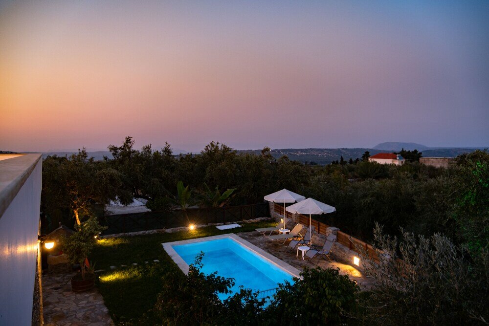 Фото Traditional Villa in Fres