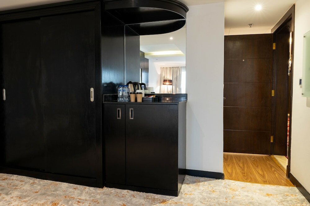 Фото Mira Business Hotel