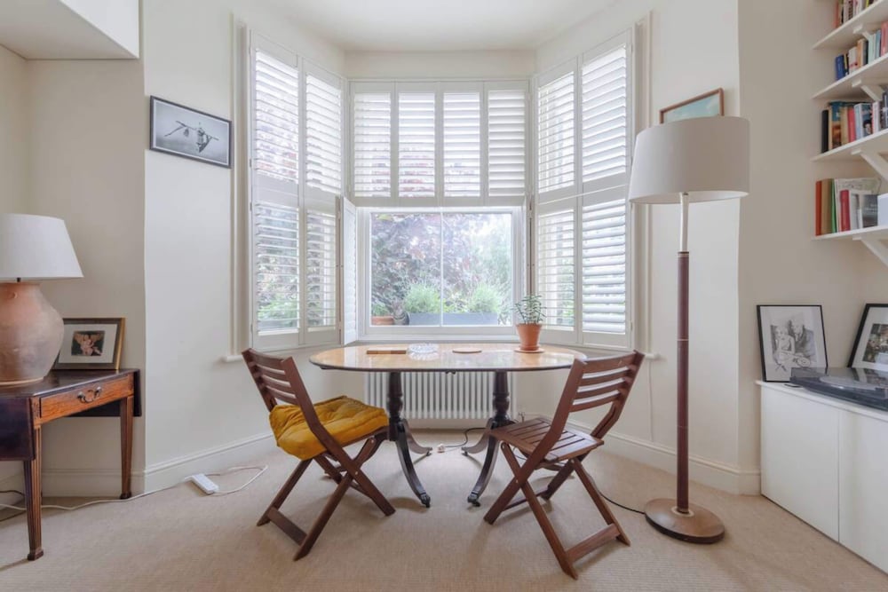 Фото Bright & Charming 1bd Flat - Clapton