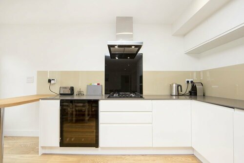 Гостиница Up-market one Bedroom Apartment Just Minutes From the River Thames. Broughton rd в Лондоне