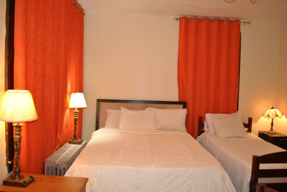 Фото Newark Hansbury Multi Level House