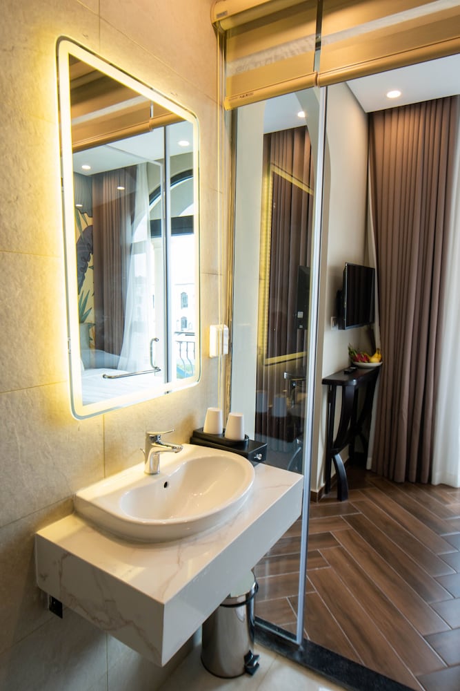 Фото 2Stay Tropical Grand World Phu Quoc