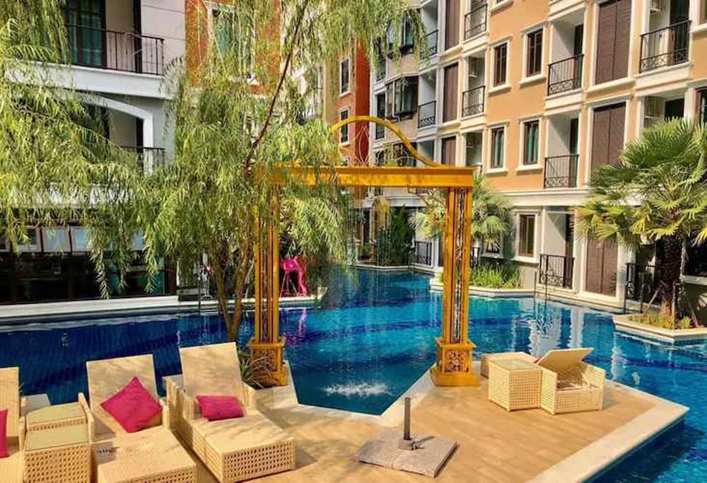 Фото Espana Condo by Som