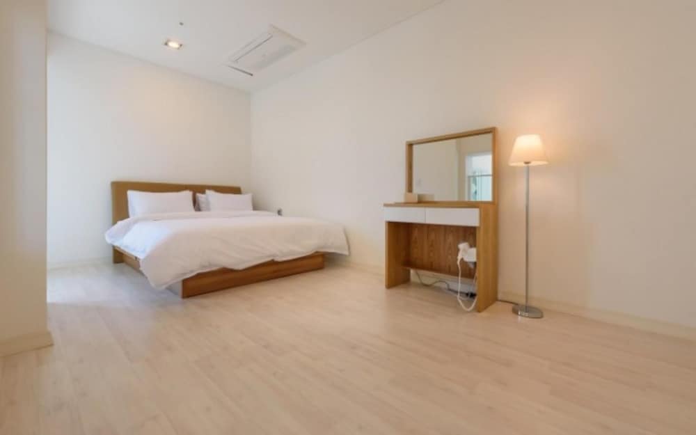 Фото Yeosu Grida Resort Pension