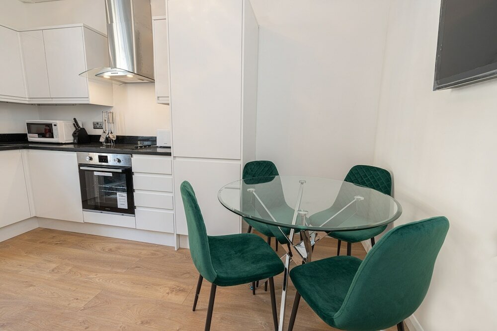 Фото Cozy 1 Bedroom Flats in Paddington