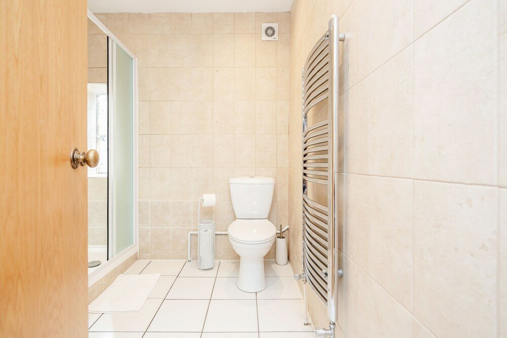 Фото Great Mayfair Apartment - Sleeps 6