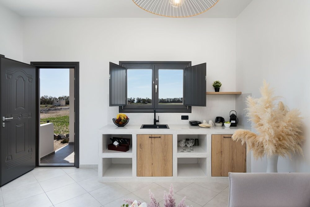 Фото Almira Luxury Suites