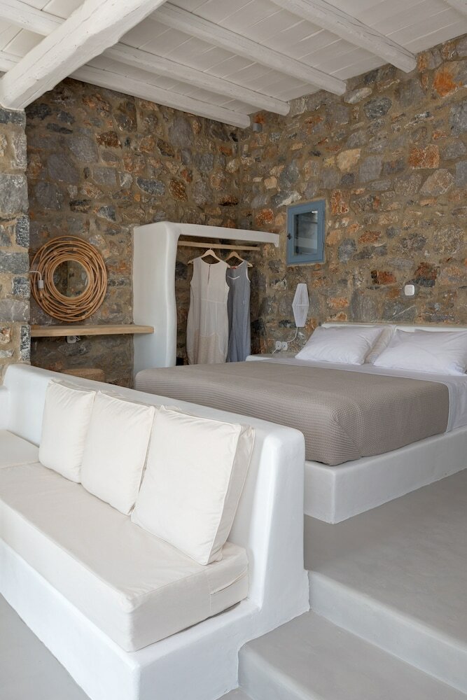 Фото Nisides Suites