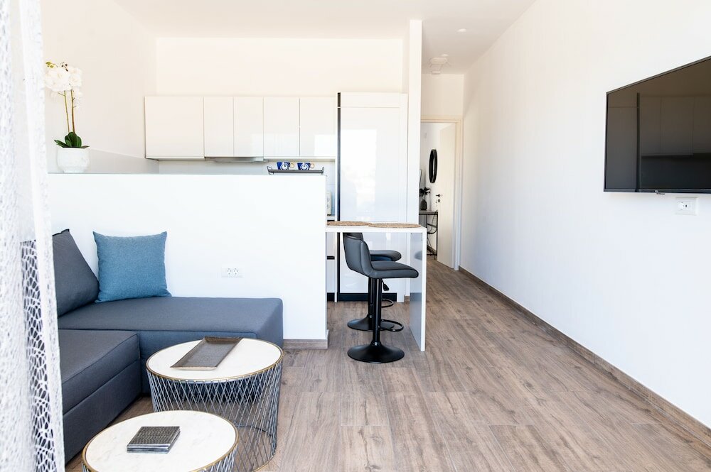 Фото Pebble Garden Orchid