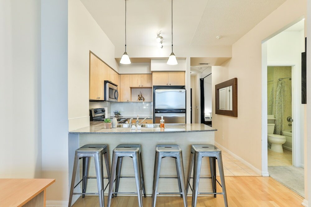 Фото Vibrant Urban Condo 2Bed 2Bath