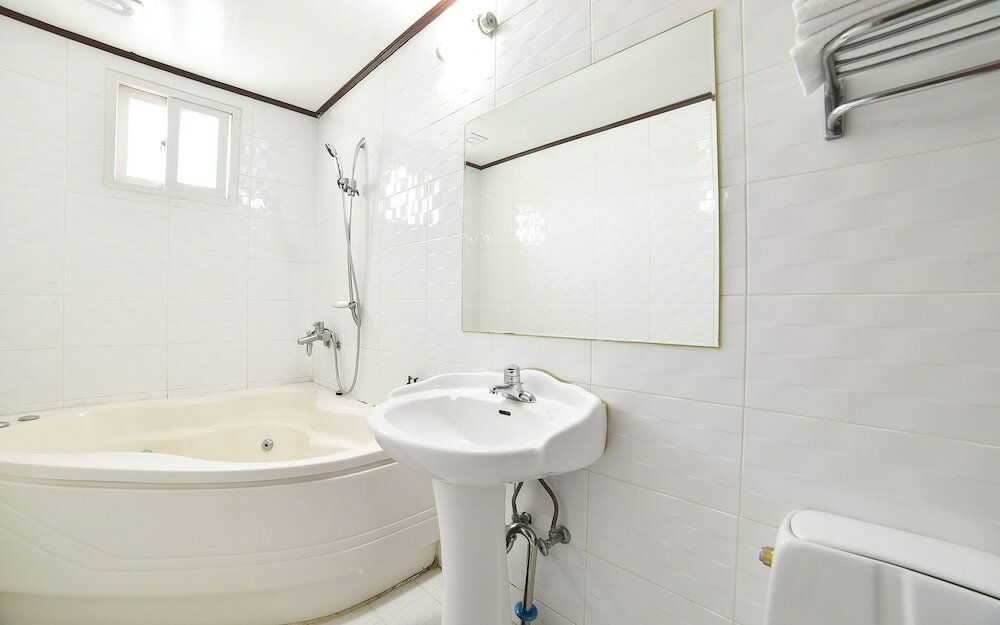 Фото Yeosu Jwasuyoung