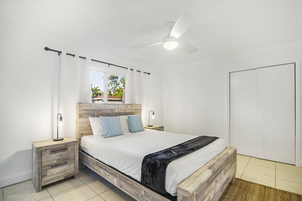 Фото Alani Bay Premium Condos