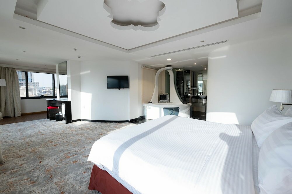 Фото Mira Business Hotel