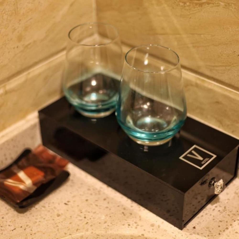 Фото V-hotel Boutique Hotel