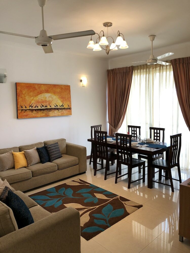 Фото Hedges Court Residencies Colombo City