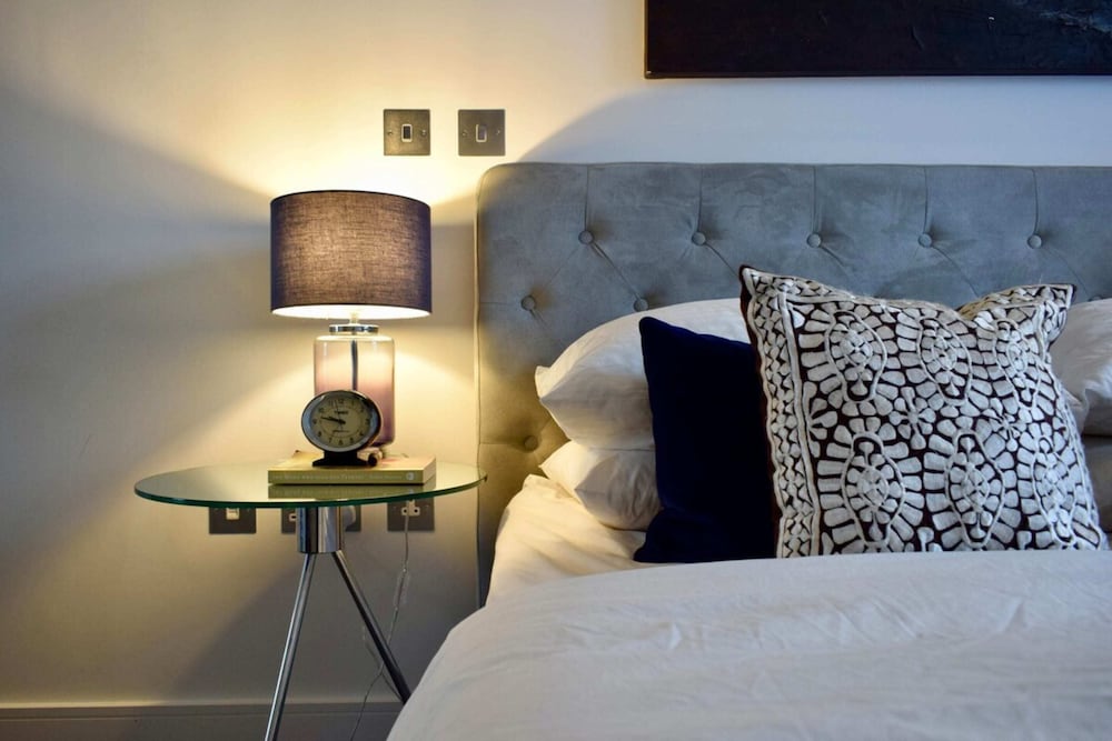 Фото Contemporary 1 Bedroom Flat With Stunning London View