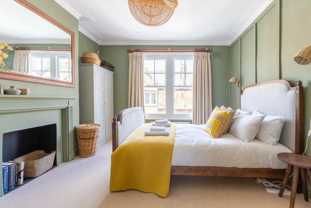 Фото Luxuriously Designed 3 Bedroom Apartment in Clapham