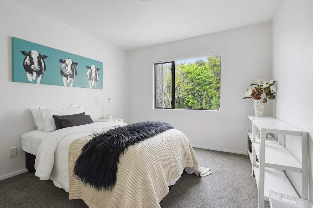 Фото Stylish Central 2br Apt nr Hospital