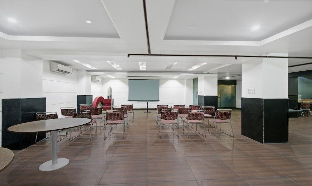 Фото Treebo Trend Maharaja Residency