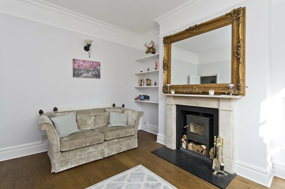 Фото Charming 2-bed Apartment, Pimlico