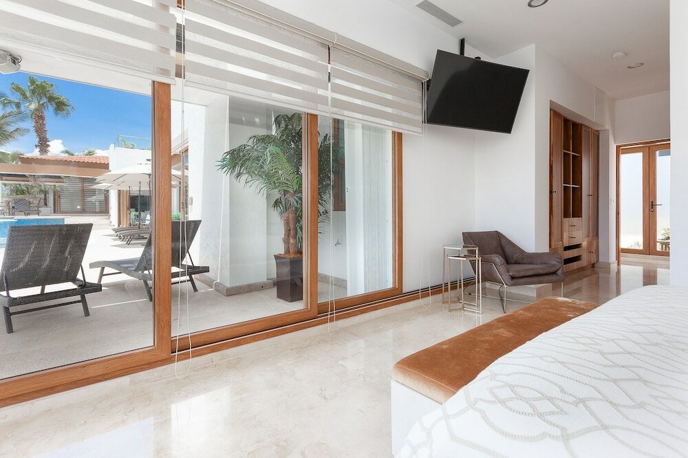 Фото Gorgeous estate in Puerto Los Cabos golf and beach community