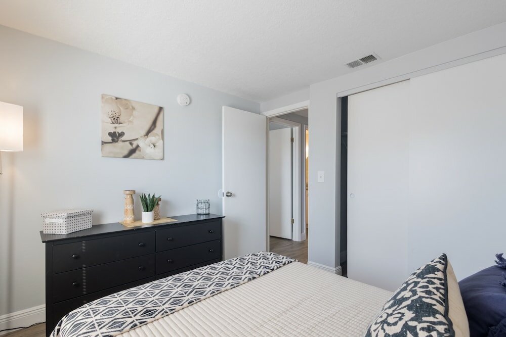 Фото Sleeps 6 Hot Tub Fenced Yard Cozy Chic