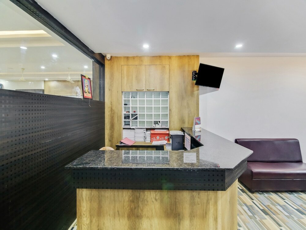 Фото Capital O 35621 Hotel Durga International