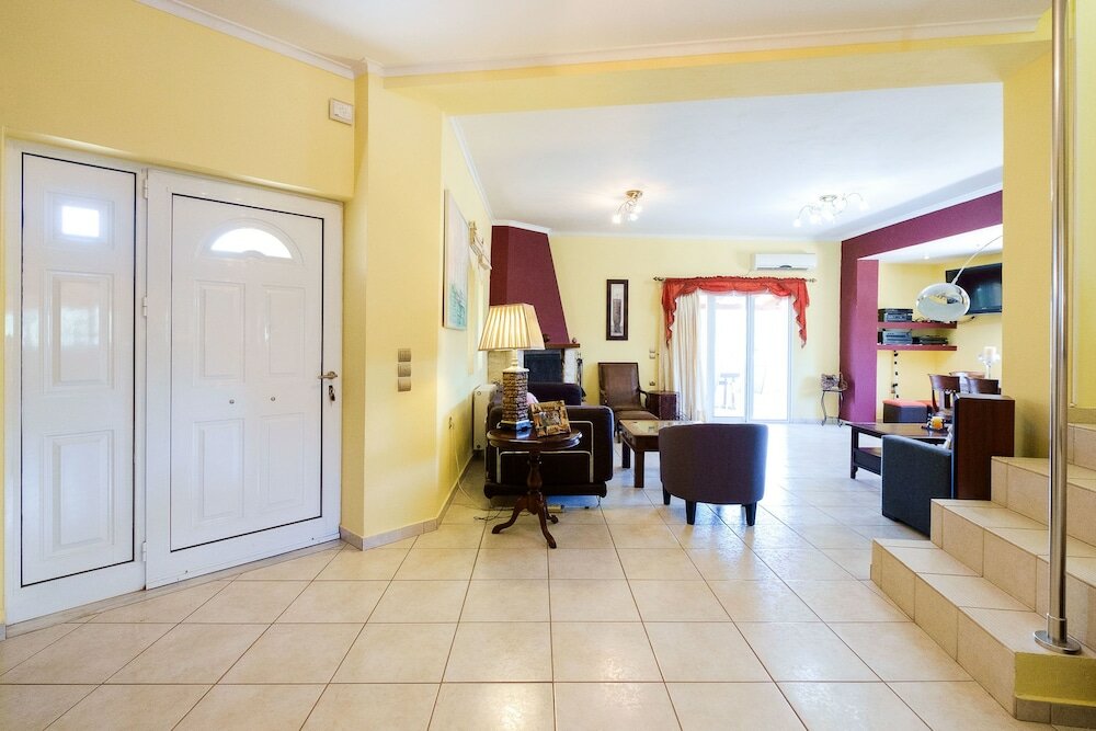 Фото Relaxing Family Home near Beaches