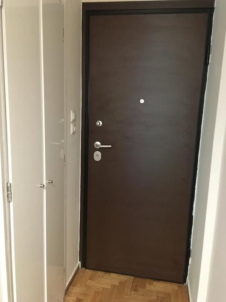 Фото Pagrati Park Front Studio