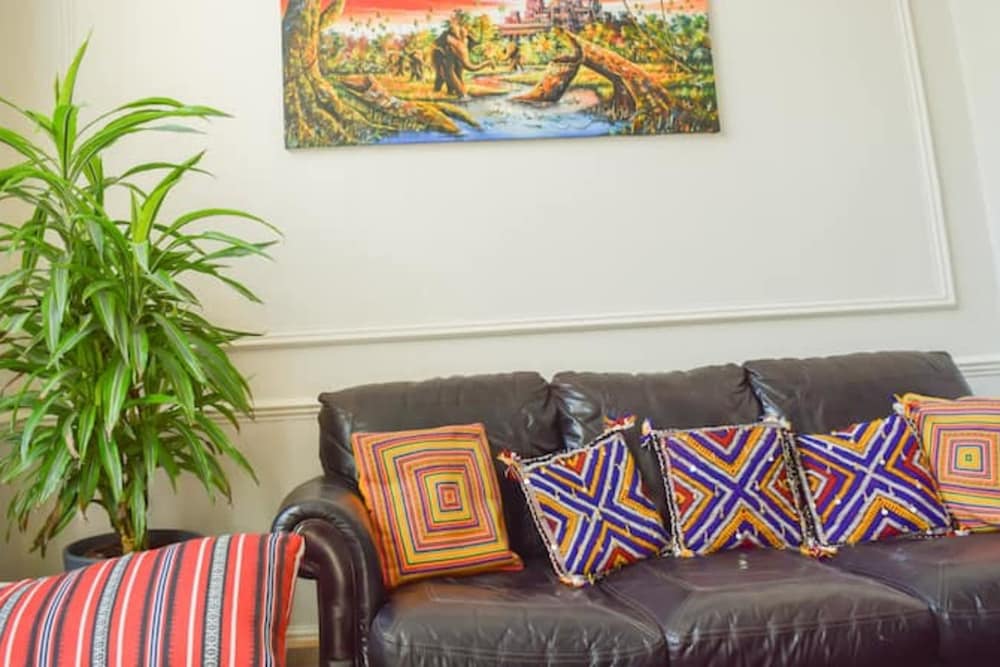 Фото Large 2 Bedroom Apartment in Central London