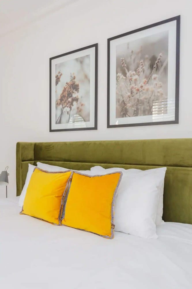 Фото Luxury 2 Bedroom Garden Flat - Hackney