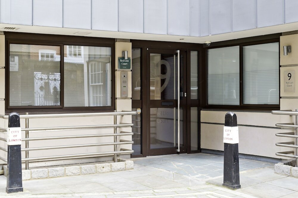 Фото Red Lion Court by City2Stay