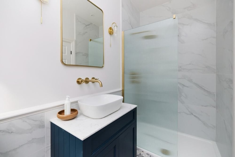 Фото The Elmfield Road Wonder - Dazzling 2bdr Flat