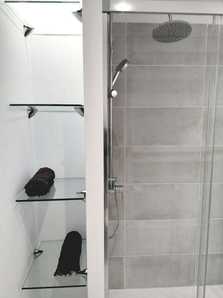 Фото Large Apartment with large and sunny Terrace - Garden & Outdoor Gym, Alicante Center