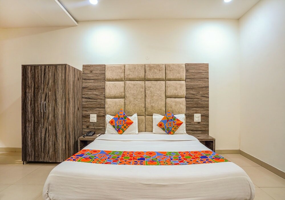 Фото Fabhotel Grand Inn