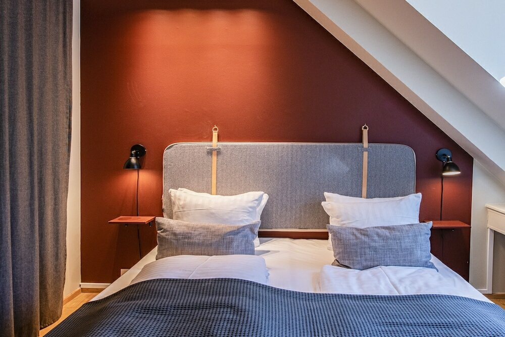 Фото By the Garden 1 - Into This Place