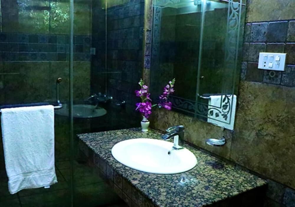 Фото La-Taska Motel