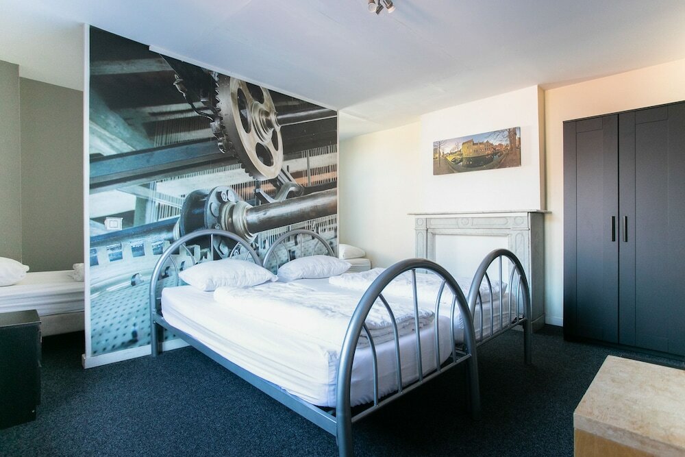 Фото St Christopher's Inn Bauhaus Budget Hotel - Hostel