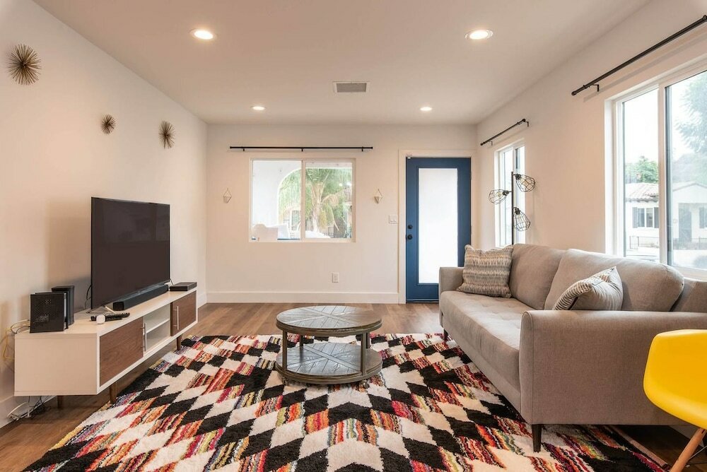 Фото Newly Remodeled 3 Bdr House Near Dodgers Stadium