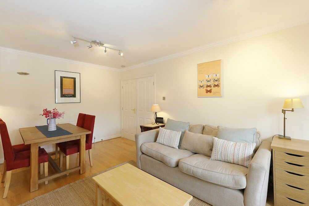Фото Altido Calm 2br Apt w Parking & Patio, near London Eye