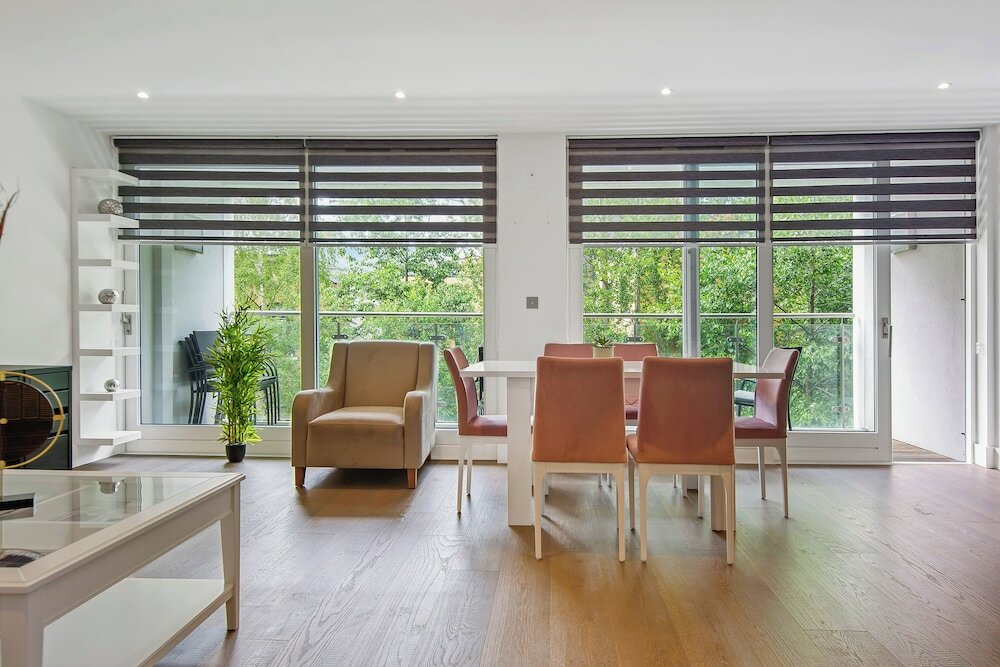 Фото 2 Bedroom Service Apt in Artillery Lane