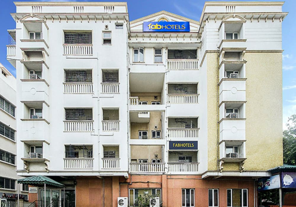 Фото Fabhotel Blossoms Service Apartment