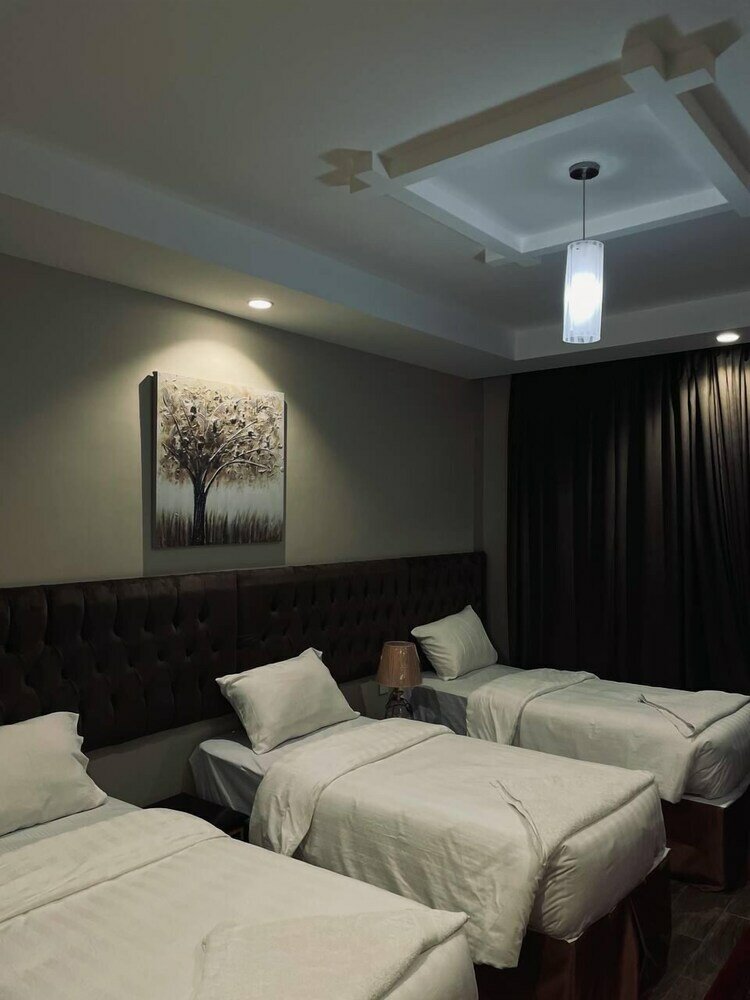 Фото 7th Square Hotel