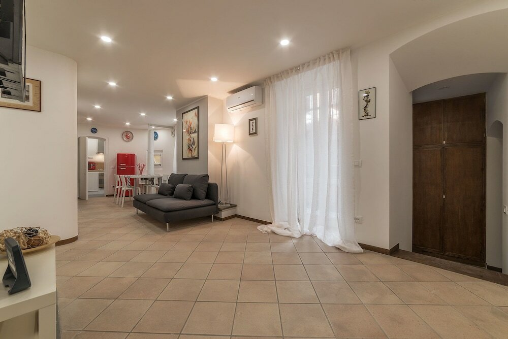 Фото Montecitorio Lovely Apartment